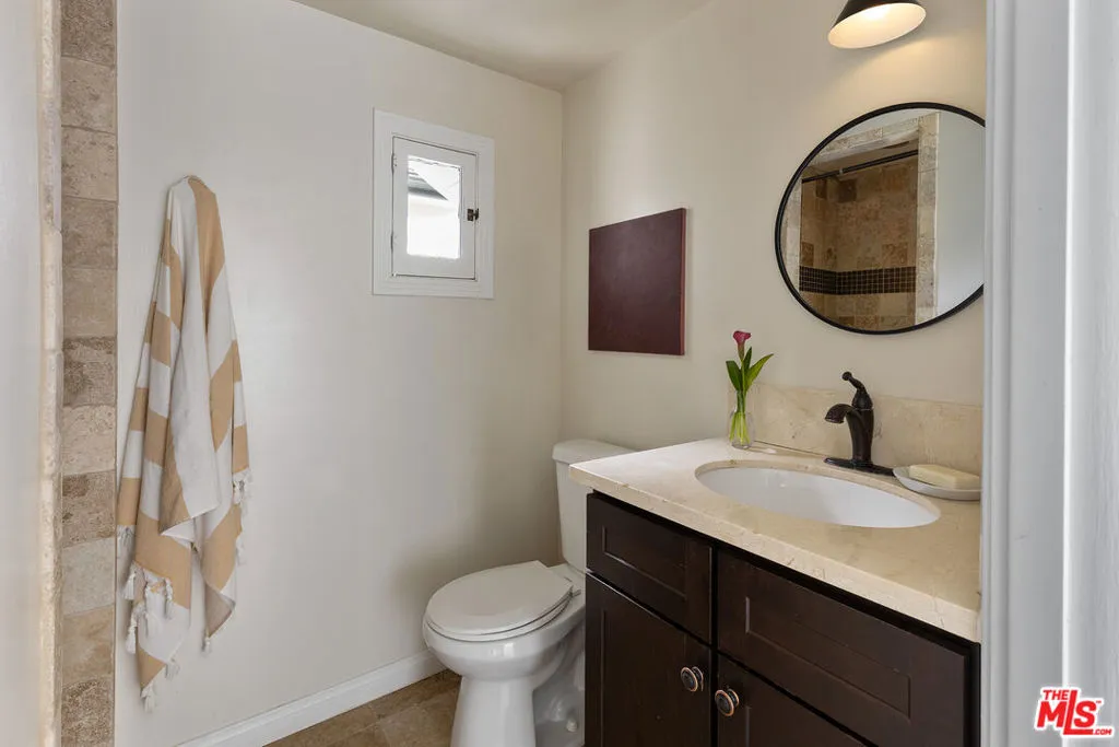 2293 Bronson Hill Drive, Los Angeles, California 90068 home-pic-24